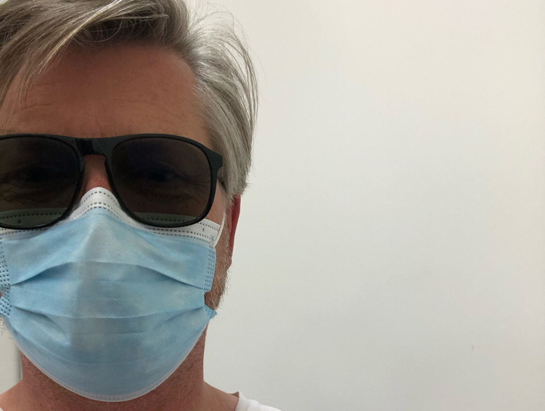 Thor Magne Seland fikk første vaksinedose forrige uke, sammen med sine optikerkolleger i Sandnes.