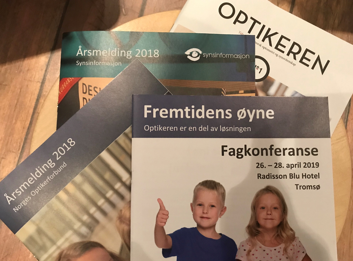 Pakken inneholder mye viktig lesestoff! (Foto: Dag Øyvind Olsen)